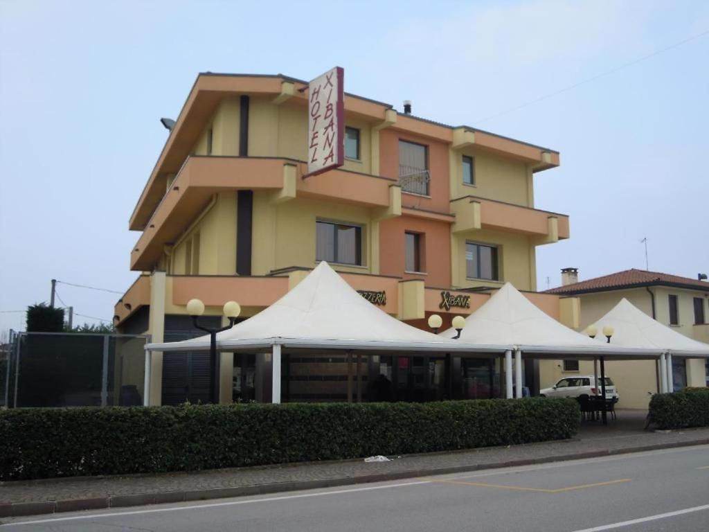 Hotel Xibana Tribano Екстер'єр фото